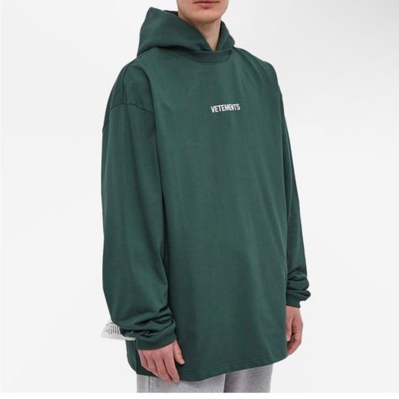 Vetements Men's Green Long Sleeve Logo Label T-shirt NWoT Size XL - Picture 2 of 3
